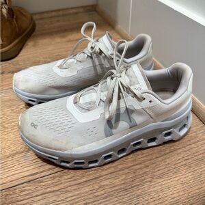 Women’s On Running Cloudmonster sneakers